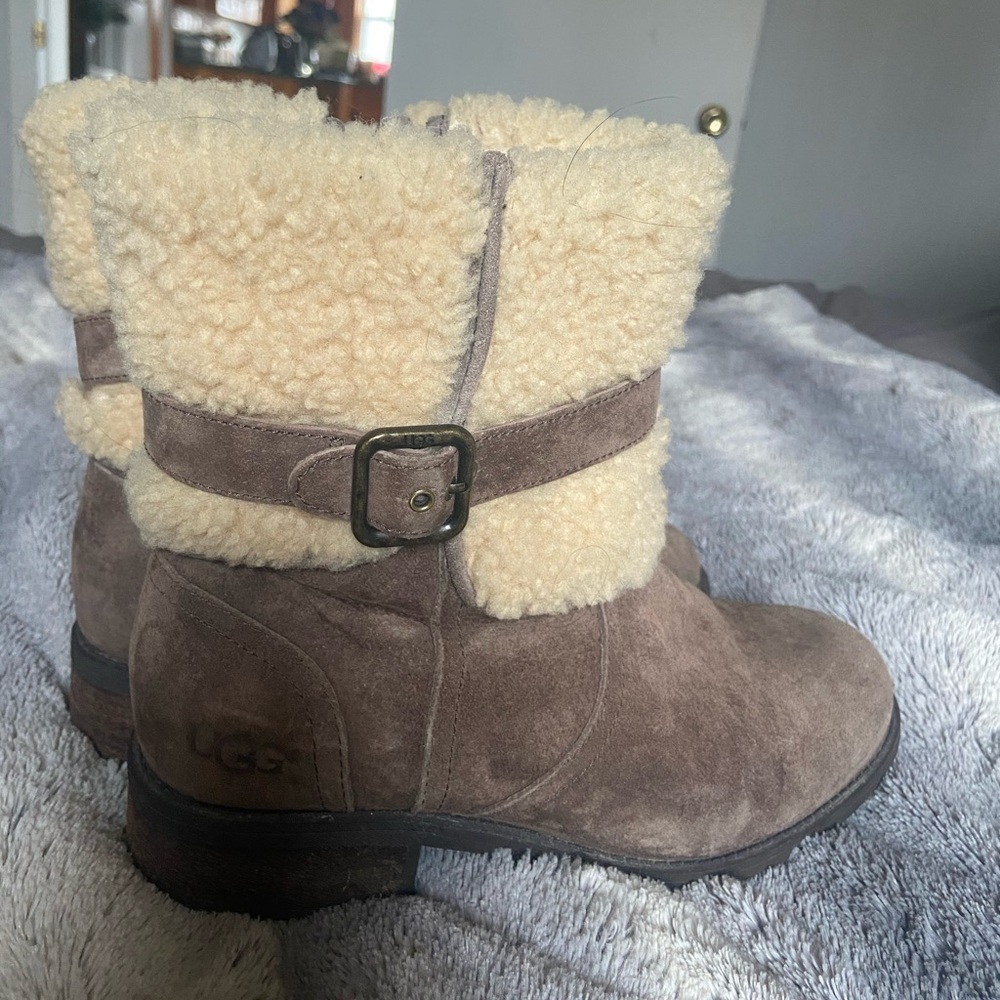 Suede brown zip ugg boots